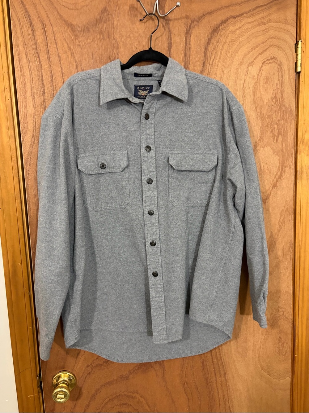 Arrow Men’s Light Gray Casual Button-Down Shirt